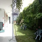 Flore فندق فيشي