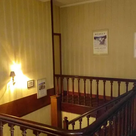Flore Hotel